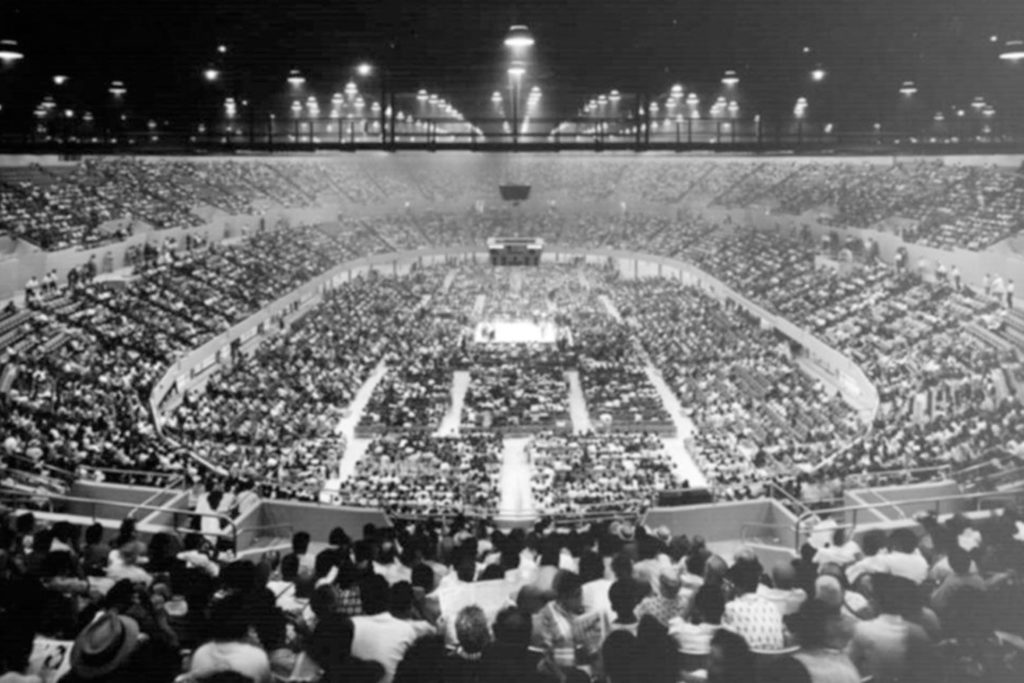 THE LOS ANGELES MEMORIAL SPORTS ARENA AT 56 Los Angeles Coliseum